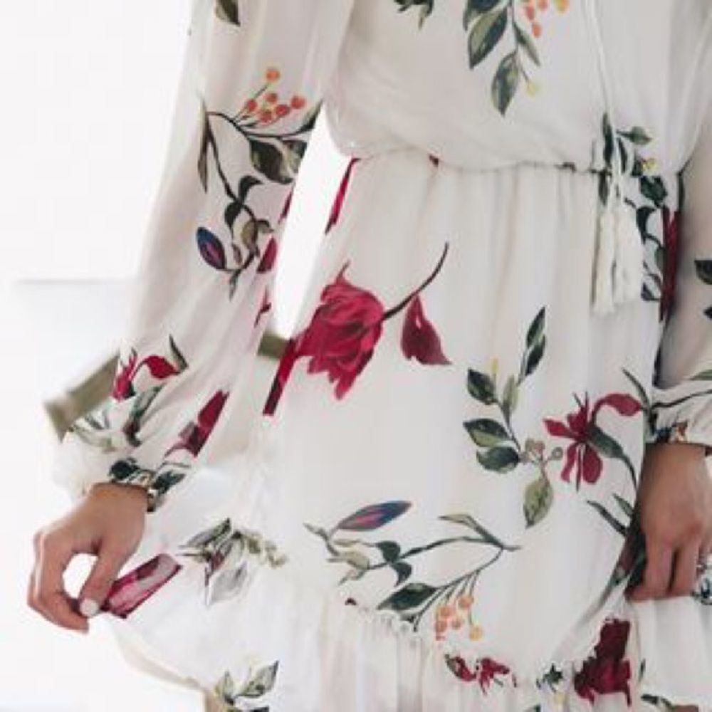 ✨ KATIE FLORAL OFF SHOULDER DRESS ✨ - Picture 2 of 3